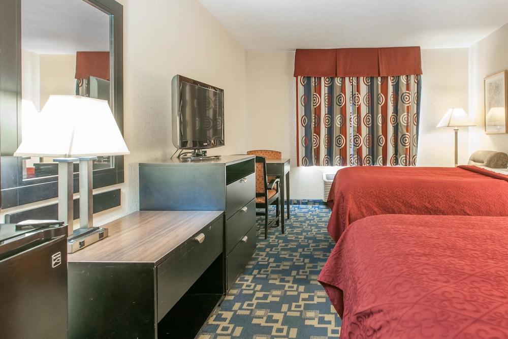 Quality Inn Effingham Bagian luar foto