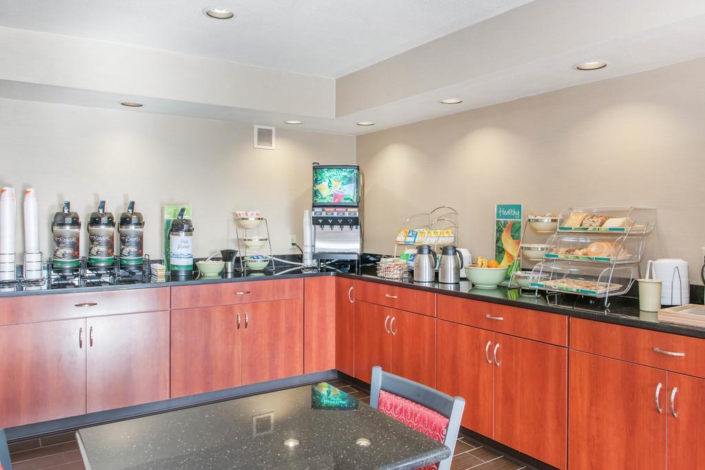 Quality Inn Effingham Bagian luar foto