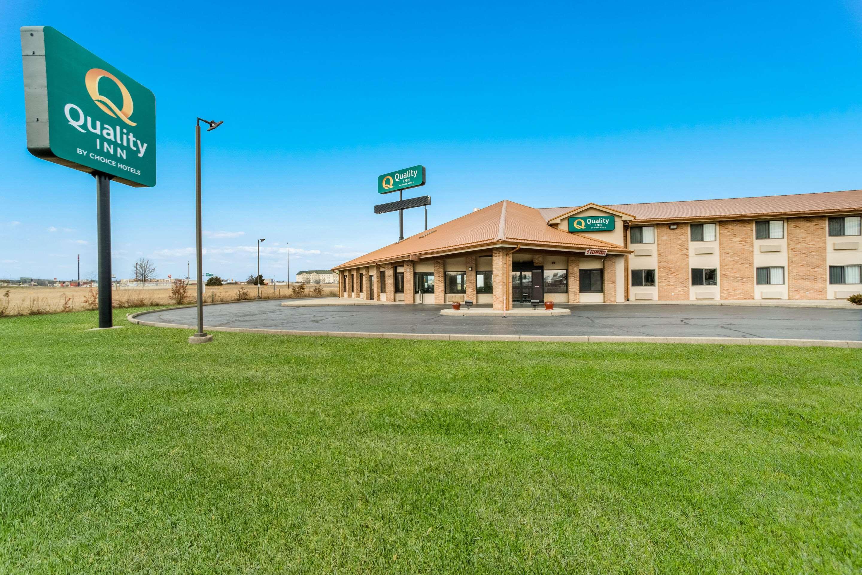 Quality Inn Effingham Bagian luar foto