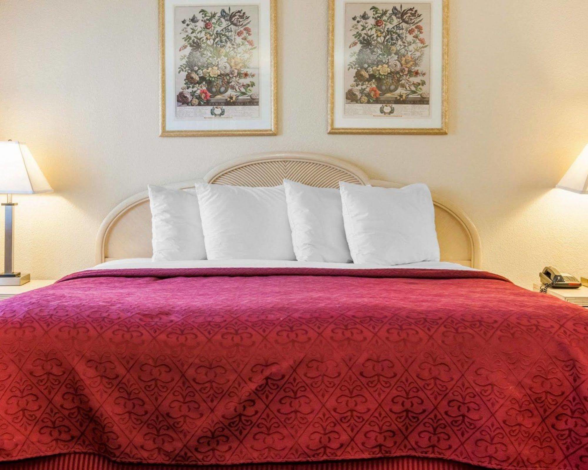 Quality Inn Effingham Bagian luar foto